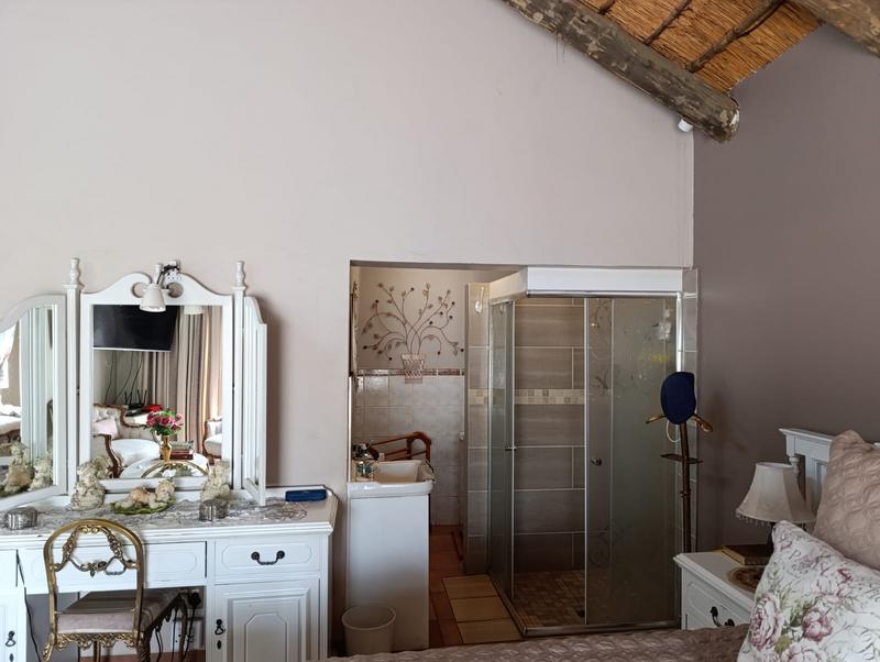 4 Bedroom Property for Sale in Middelburg Eastern Cape